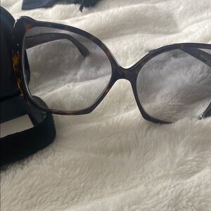 COPY - Tortoise Shell Women' Gucci sunglasses EUC